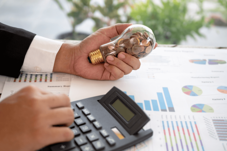 Pour les entreprises du Pays Basque et des Landes, un prestataire informatique local garantit économie, réactivité et accompagnement sur mesure.
